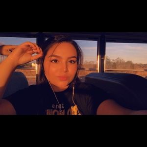 Meet your Posher, Desiree